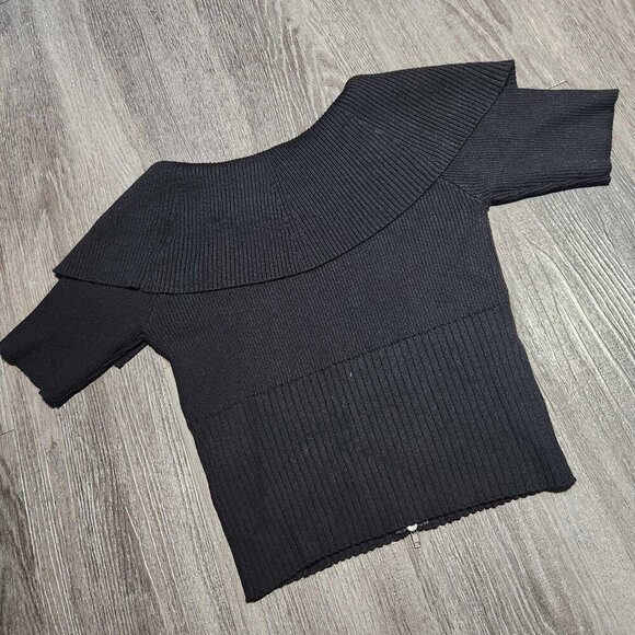 Japanese Gothic black zip-up top with big bat collar - Picture 8 of 9